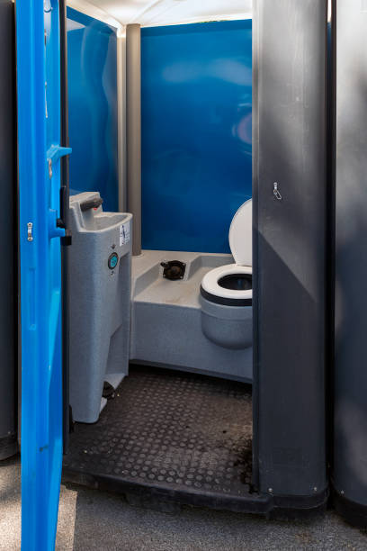 Best Portable restroom trailer rental  in Woodsboro, TX